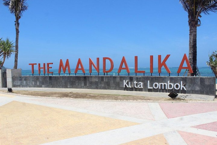 Lombok Tour privado Cascada y pueblo tradicional, incluida la playa