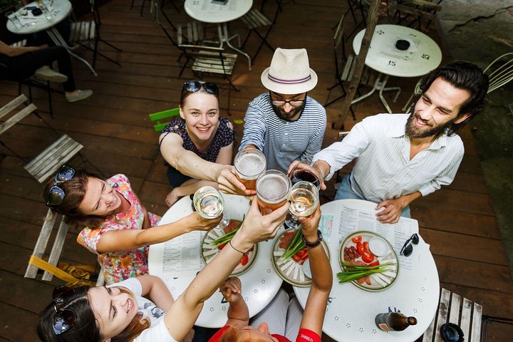 Bucharest Food Lovers Tour: Mercados, degustações e pontos escondidos