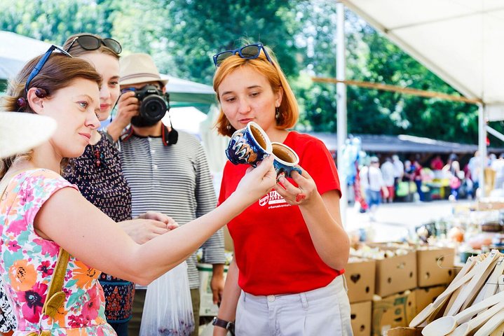 Bucharest Food Lovers Tour: Mercados, degustações e pontos escondidos