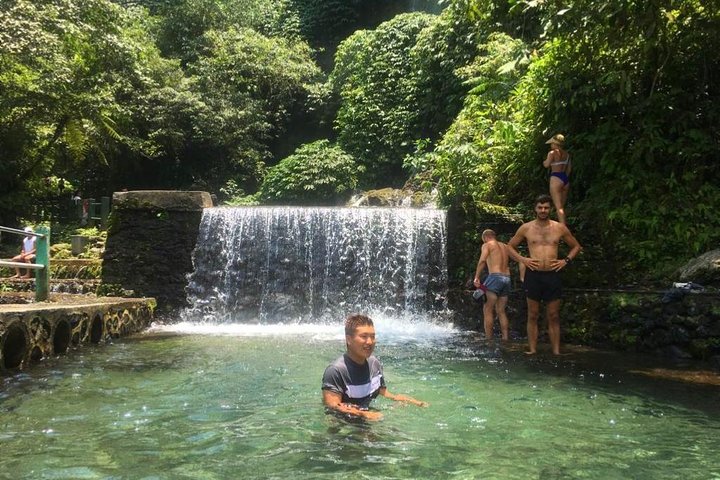 Lombok Tour privado Cascada y pueblo tradicional, incluida la playa