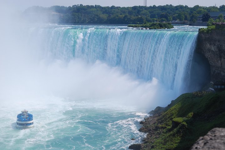 All Inclusive Niagara Falls USA-tur med båttur, grotte og mye MER