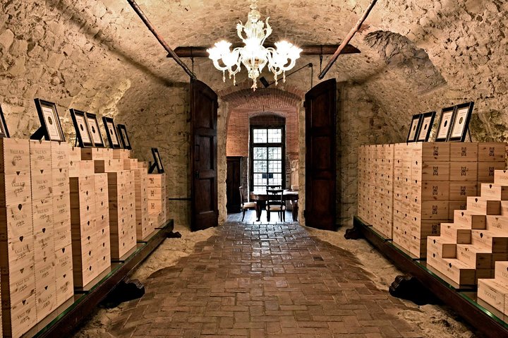 Große Tour durch Valpolicella : Schwerpunkt Amarone, 2 Weingüter und Mittagessen