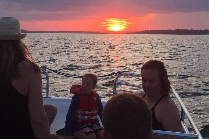 Passeio de barco ao pôr do sol com golfinhos na Ilha Anna Maria