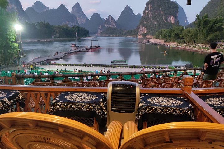 Ganztägige Li-River-Tour mit dem 4-Sterne-Boot und Liusanjie Show