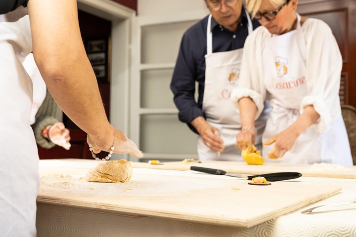 Cesarine: Private Pasta Class & Meal at Local's Home in Bologna