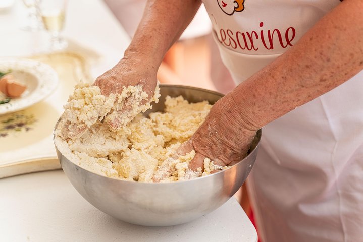 Alberobello: Pasta & Tiramisu klasse i et lokalt hjem af Cesarine