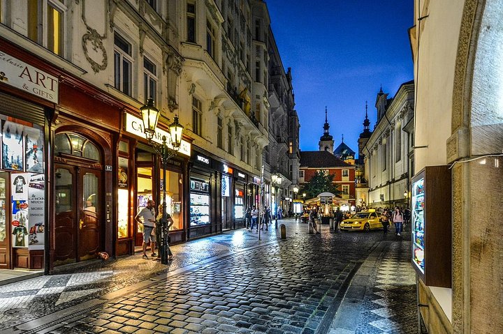 Privat overføring fra Karlovy Vary til Praha, engelsktalende sjåfør