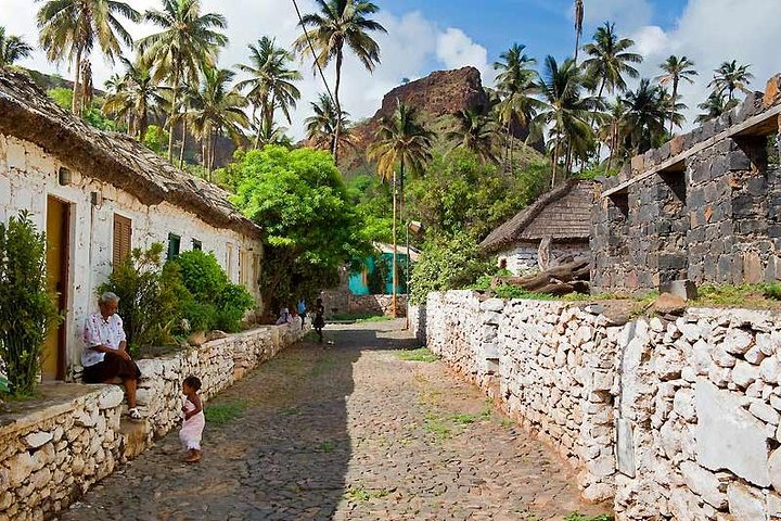 Visite de la plage et de la vieille ville – Histoire, culture et sites emblématiques