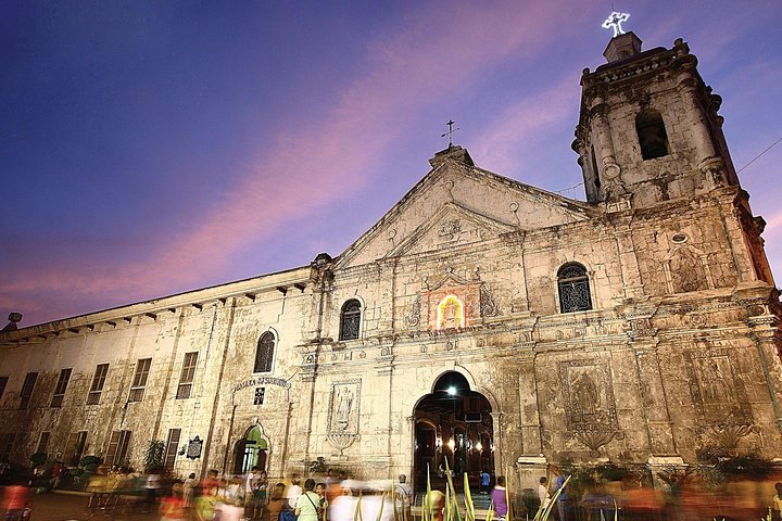 Visite privée de la ville de Cebu et de Lapu-Lapu avec des endroits en montée et déjeuner à la Maison de Lechon