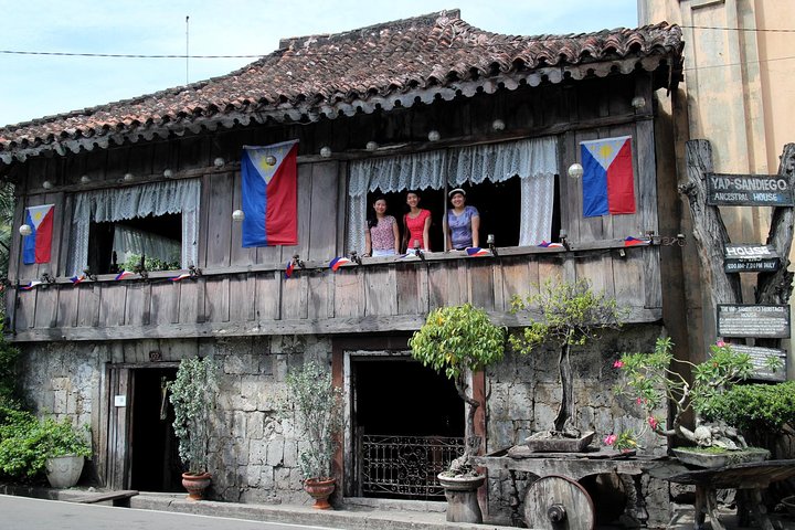 Visite privée de la ville de Cebu et de Lapu-Lapu avec des endroits en montée et déjeuner à la Maison de Lechon