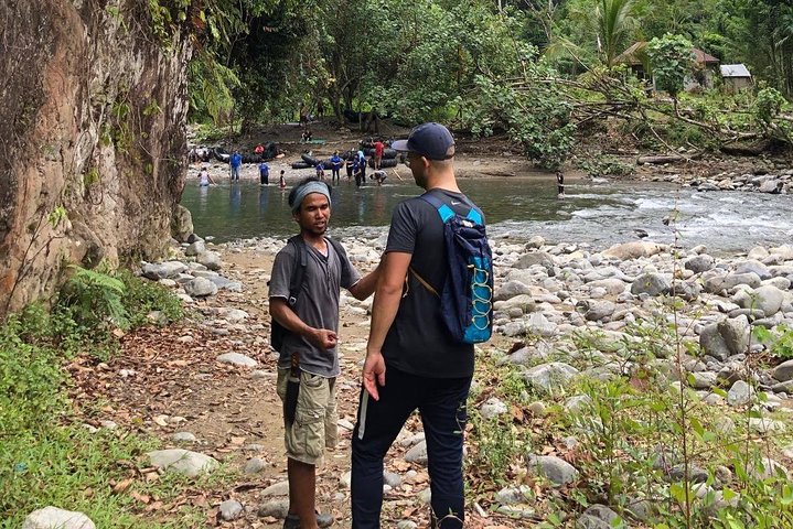 Excursion privée d'une journée complète en trekking Bukit Lawang au départ de Medan