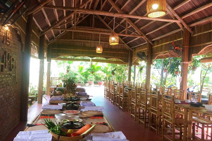 Kookcursus Hoi An: lokale markt, mandboot, vissen en koken