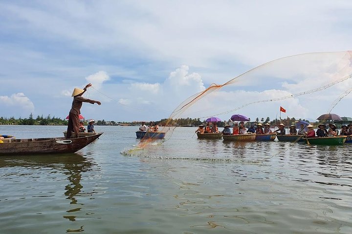 Kookcursus Hoi An: lokale markt, mandboot, vissen en koken