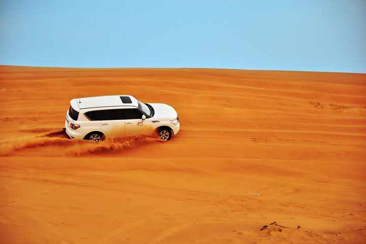 Dubaï Soirée4x4Desert Safari, barbecue dîner, danse du ventre, promenade à dos de chameau