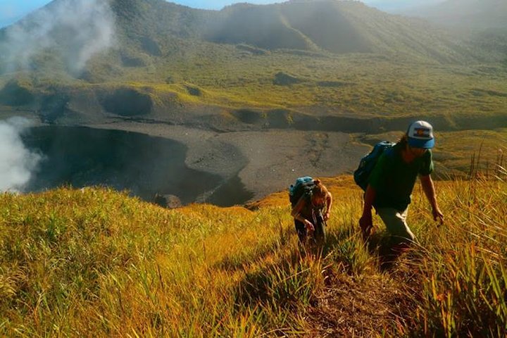Trekking privado Sulawesi Monte Mahawu y Lokon desde Manado