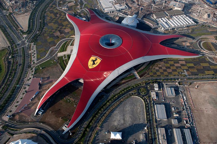 Lassen Sie die Ferrari World Abu Dhabi Tour aus