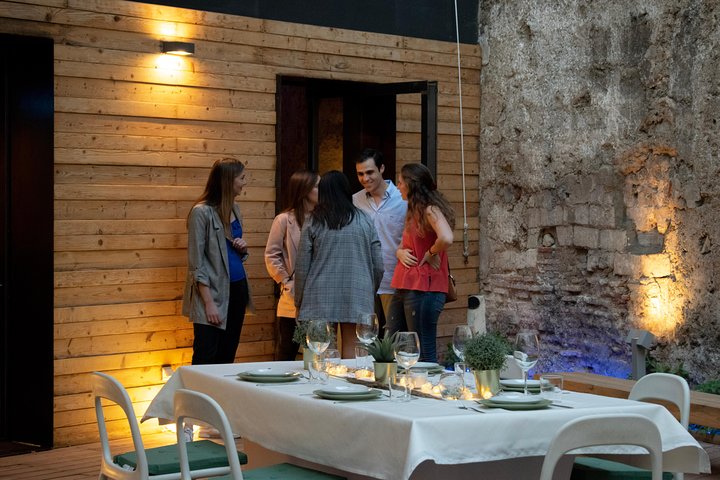 Visite de la vieille ville de Valence avec vin et tapas dans le monument historique du XIe siècle