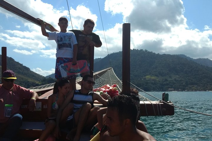 Angra Dos Reis Daily Tour To Paradise. Båttur lunsj og frukt inkludert