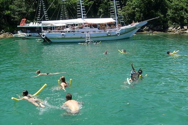 Angra Dos Reis Daily Tour To Paradise. Båttur lunsj og frukt inkludert