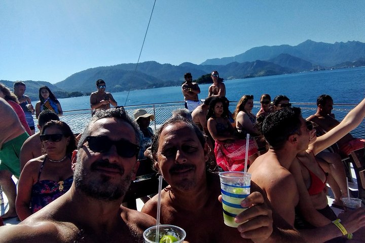 Angra Dos Reis Daily Tour To Paradise. Båttur lunsj og frukt inkludert