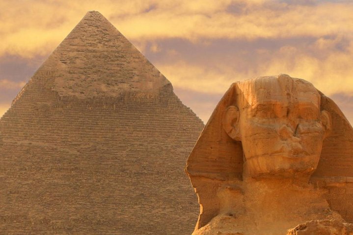 Tour privado a las pirámides de Giza con paseo en camello alrededor de la Gran Pirámide