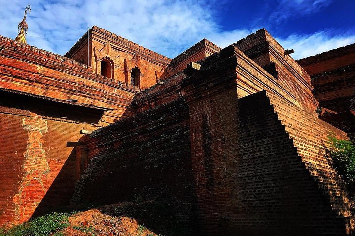 Tour panoramico di un'intera giornata con gita in barca a Kyaukgu Umin