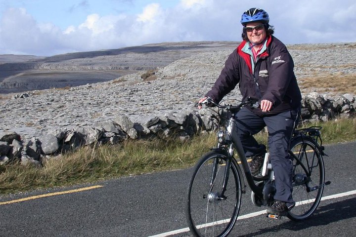 Excursão de bicicleta elétrica guiada de locais históricos no Burren Co Clare