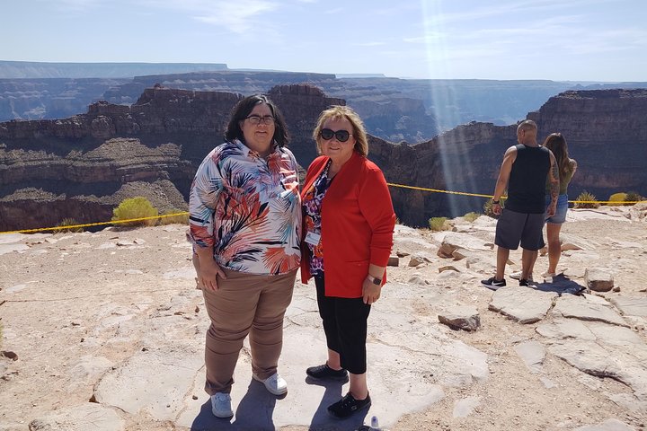 Passeio de Dia em Grupo Pequeno pelo West Skywalk do Grand Canyon a partir de Laughlin, NV