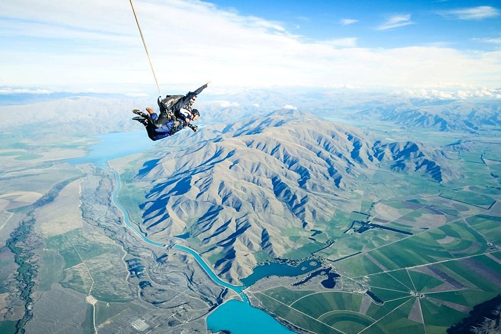 Skydive Mt. Cocinar: más de 45 segundos de caída libre desde 13,000 pies