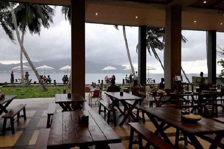 Tour privato personalizzato di un'intera giornata di Ambon con autista che parla inglese