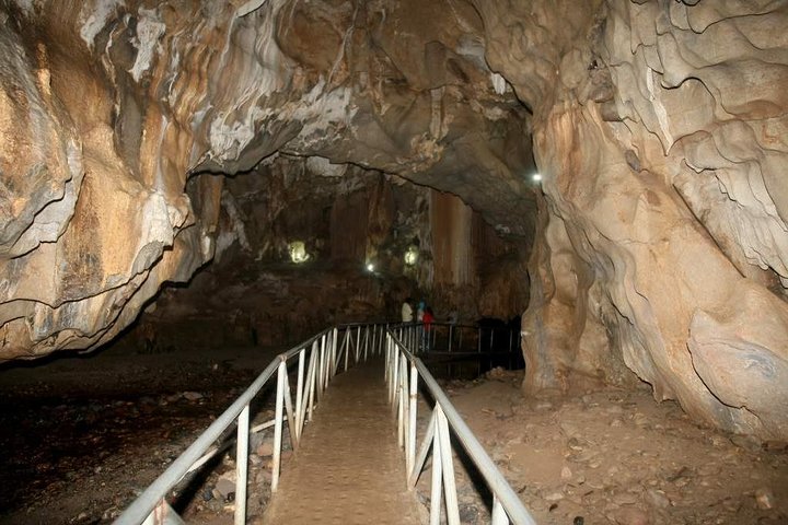 Avventura al Lago Yojoa: cascate, grotte ed esperienza con il cioccolato
