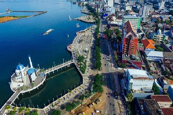 Makassar Private Customized Full-Day Tour met Engels sprekende chauffeur