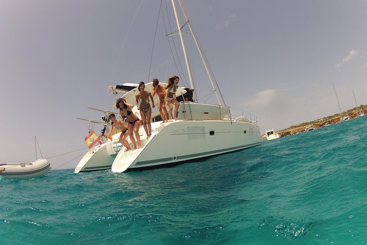 Escursione di un giorno intero al catamarano privato Platja de Migjorn