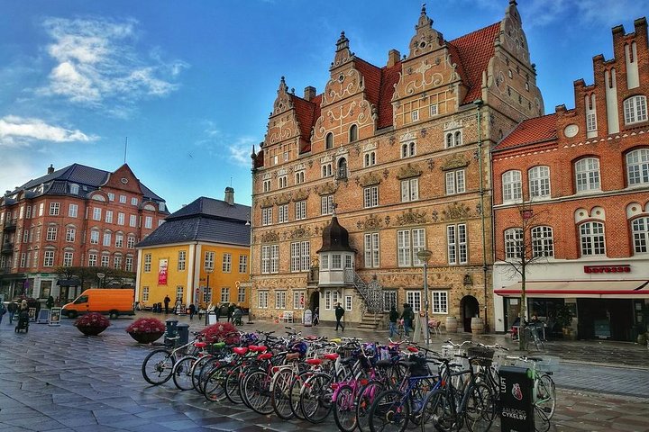 Trasferimento privato di Aalborg dall'aeroporto di Aalborg (AAL) al centro città