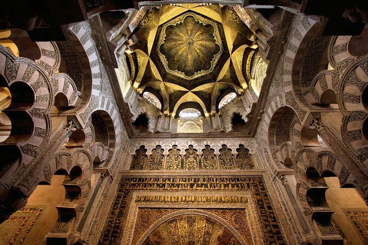 Visite privée de la mosquée-cathédrale, du quartier juif, de la synagogue et des bains califaux