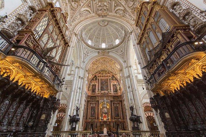 Visite privée de la mosquée-cathédrale, du quartier juif, de la synagogue et des bains califaux