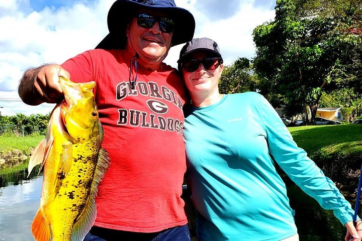 Private Peacock Bass Fishing Charter i nærheten av Boca Raton