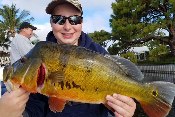 Private Peacock Bass Fishing Charter i nærheten av Boca Raton
