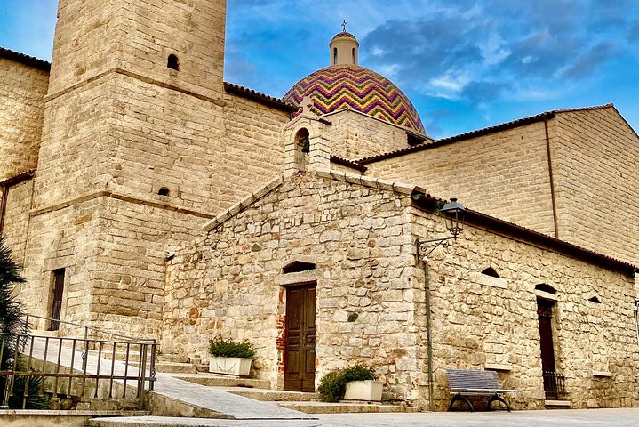 Olbia: Passeio romântico privado de tuk-tuk + transporte incluído