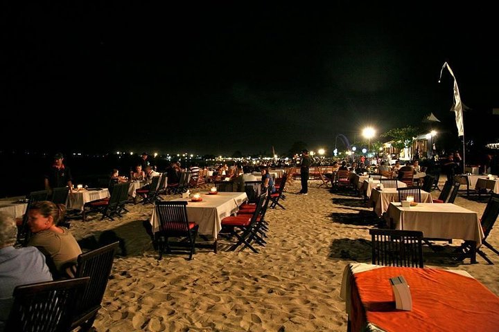 Tour serale privato del tempio di Uluwatu e della danza del fuoco di Kecak nella baia di Jimbaran