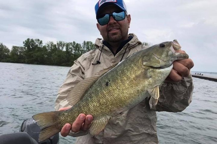 Private Lake Erie Smallmouth Bass Fishing Charters