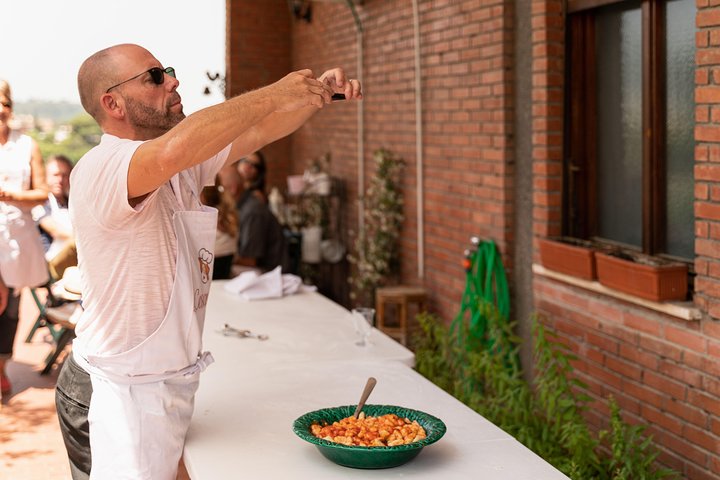 Cesarine: lezione di pasta e tiramisù per piccoli gruppi a Viareggio