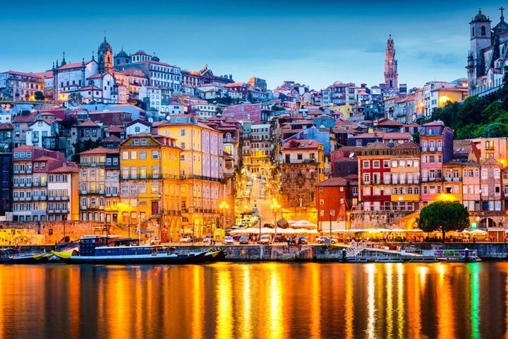 Porto Airport Transfer: Private Meet & Greet, Flight Tracked
