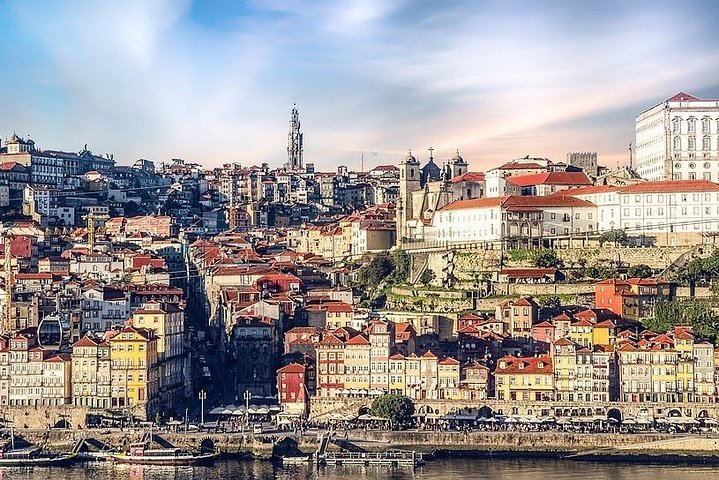 Porto Airport Transfer: Private Meet & Greet, Flight Tracked
