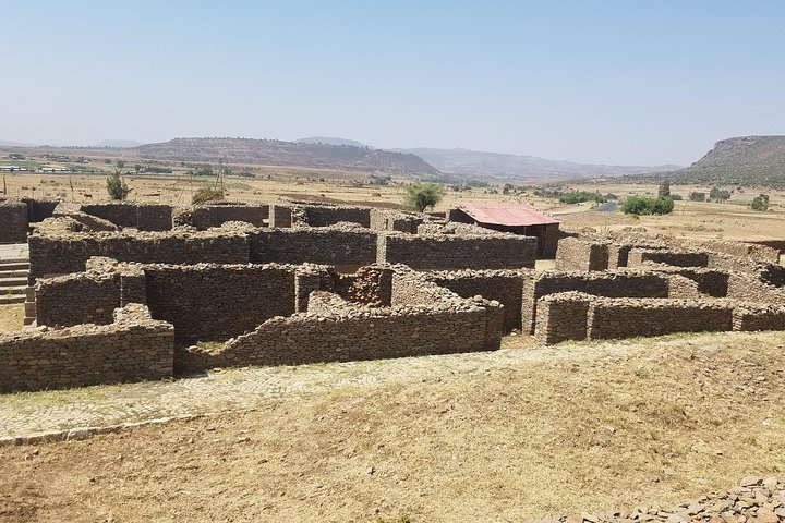 Axum: obeliscos altos e esculpidos, relíquias do antigo Reino de Aksum.
