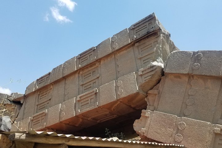 Axum: obeliscos altos e esculpidos, relíquias do antigo Reino de Aksum.