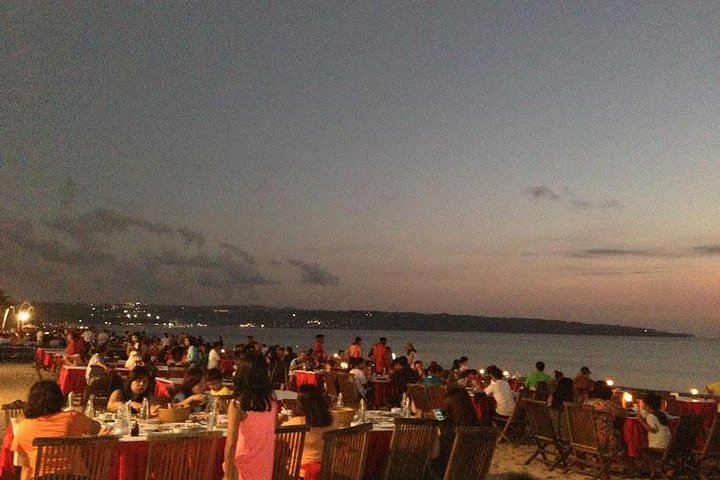 Tour serale privato del tempio di Uluwatu e della danza del fuoco di Kecak nella baia di Jimbaran