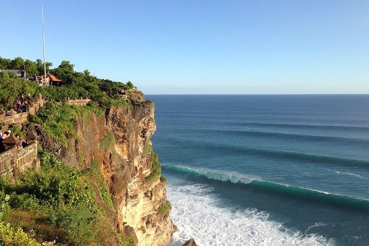 Tour serale privato del tempio di Uluwatu e della danza del fuoco di Kecak nella baia di Jimbaran