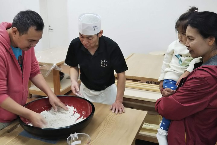 Opplev lokal Soba Making i Karuizawa