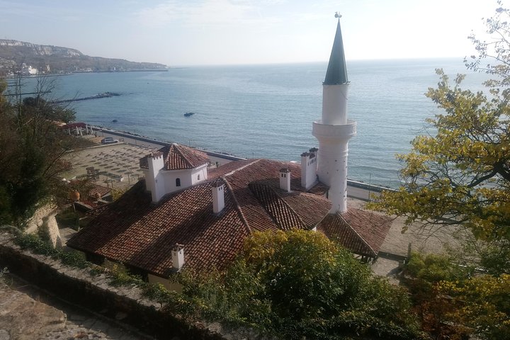 Descubre acantilados y mitos de la costa búlgara del norte del Mar Negro